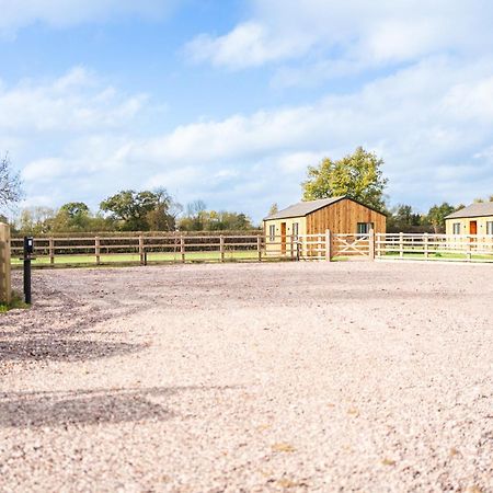 Oak Lodge Ashbourne  Bagian luar foto