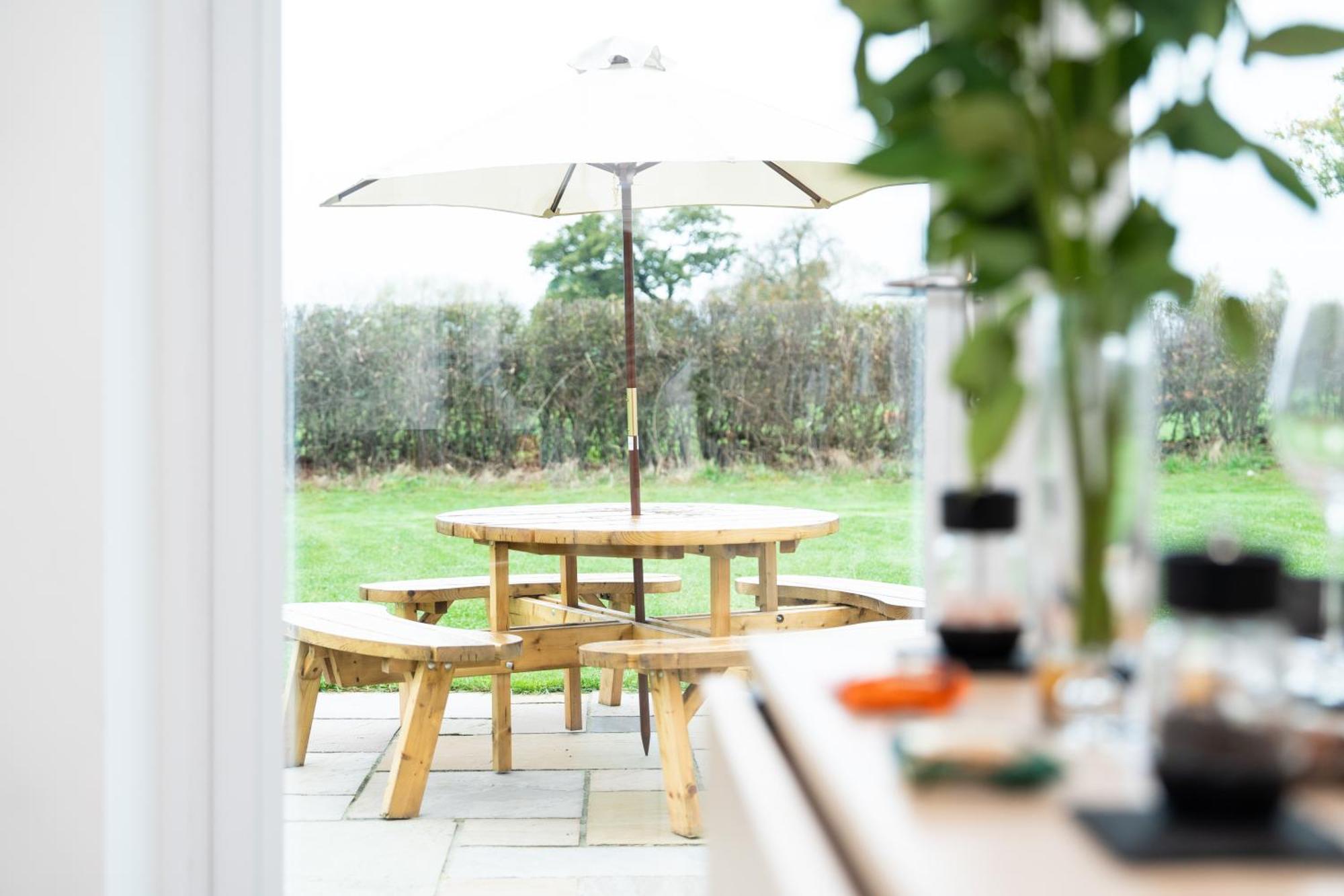 Oak Lodge Ashbourne  Bagian luar foto