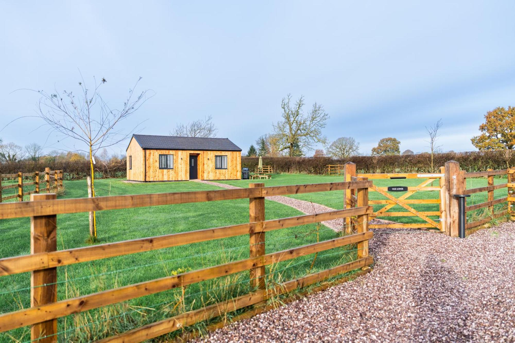 Oak Lodge Ashbourne  Bagian luar foto